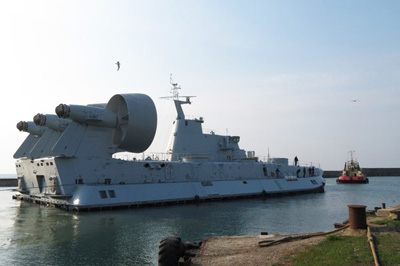Ucraina bàn giao cho Trung Quốc tàu đổ bộ đệm hơi đa địa hình lớn nhất thế giới