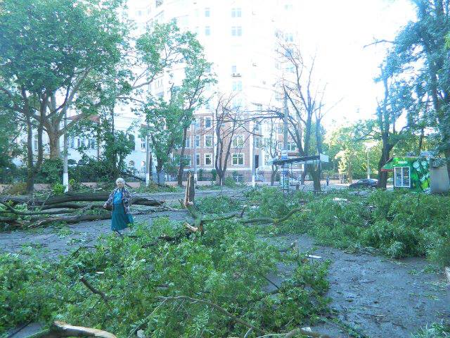 Hình ảnh Odessa sau trận bão tàn phá đêm 31/5/2012