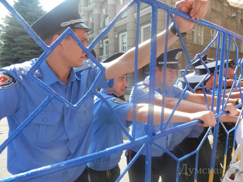 Odessa: Diễn tập Hải quân Mỹ - Ucraina "Sea Breeze 2013" và biểu tình chống NATO