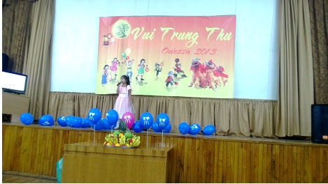 Những ấn tượng dễ thương trong ngày tổ chức Tết Trung Thu của khối Kva thành phố Odessa 2013