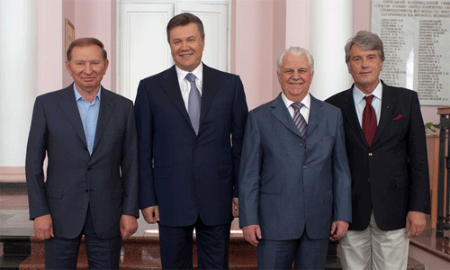 Ba cựu tổng thống Ukraine ủng hộ người biểu tình