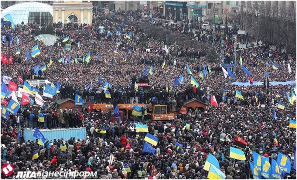 Quảng trường ra nghị quyết cấm Tổng thống Ukraine Yanukovich ký hiệp ước Liên minh Hải quan