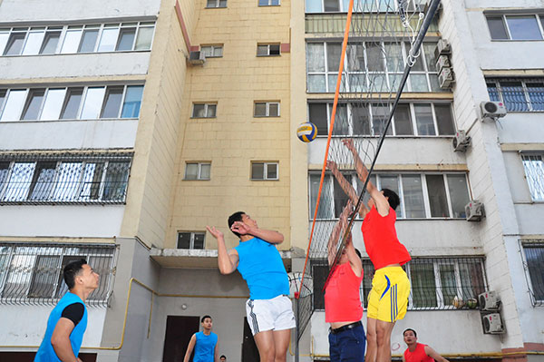 Phóng sự ảnh: Trận thi đấu giao hữu bóng chuyền tại Làng sen