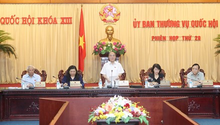 Chủ tịch Quốc hội Nguyễn Sinh Hùng: Phải cắt hết giấy tờ gây phiền hà cho dân