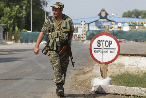 Ukraine xây hàng nghìn lô cốt chắn biên giới với Nga