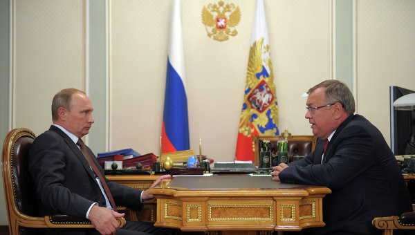 Putin: Ukraine chao đảo nghiêm trọng nếu Nga rút ngân hàng về nước