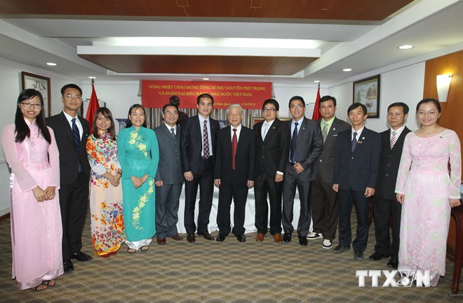Tổng Bí thư gặp mặt cộng đồng người Việt Nam tại Hàn Quốc