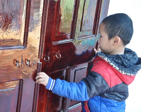 Khánh thành ngôi nhà mới cho “cậu bé mù sống ở bìa rừng”