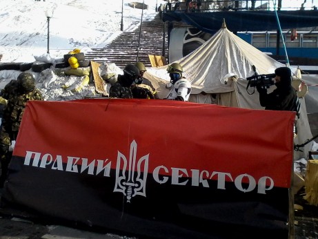Pravoi Sektor từ chối phục vụ quân đội Ukraine chính quy diện hợp đồng