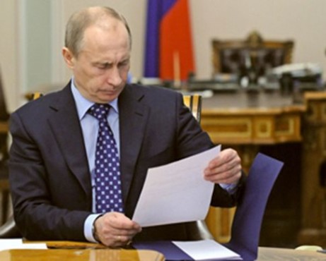 Kremli tuyên bố về thông điệp của Putin gửi Poroshenko đề nghị rút quân và vũ khí hạng nặng, nhưng không nhận được phản hồi