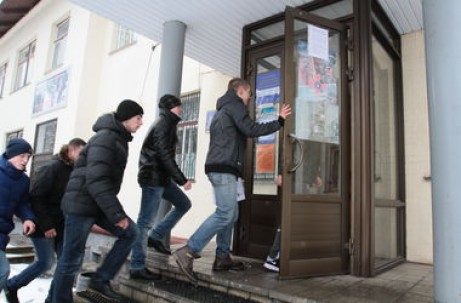 Bộ quốc phòng Ukraine lập “ danh sách đen” gồm những người trốn tránh nghĩa vụ quân sự