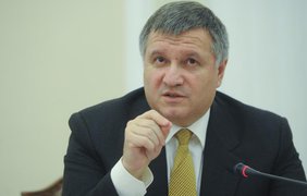 Bộ trưởng nội vụ Avakov đòi giải thể Tòa án quận Pecherki vì vụ án Efremov