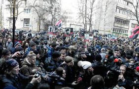 “ Pravoi Sektor” tổ chức tuần hành biểu lộ sự không hài lòng đối với chính quyền