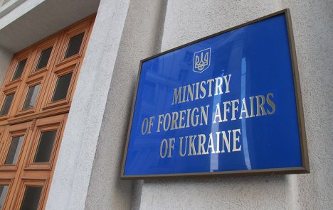 Ukraine triệu hồi đại sứ từ Nga về nước