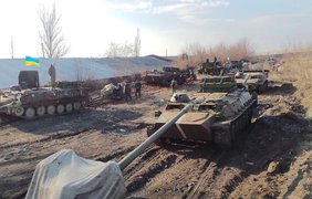 Quân đội Ukraine đã kết thúc việc rút các loại vũ khí hạng nặng ra khỏi vùng tiếp xúc tại Donbass