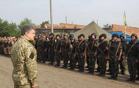 Trang phục mới của quân đội Ukraine sao chép của Đức