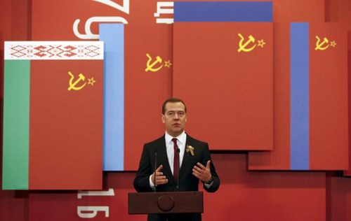 Medvedev cảnh báo kiện Ukraine nếu không trả nợ