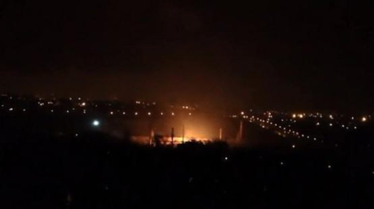 Donetsk rung chuyển trước các đợt pháo kích