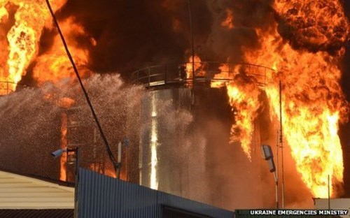 Ukraine đã kiểm soát được đám cháy kho nhiên liệu