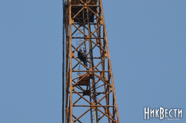 Tại Nhikolaiev tháp truyền hình bị cài lựu đạn và treo cờ của “ Novororussi”