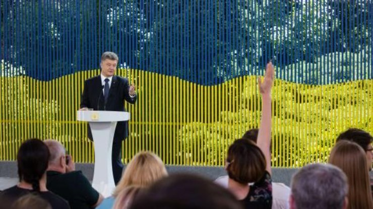 Poroshenko sẵn sàng đàm phán với các đại diện của Donbass