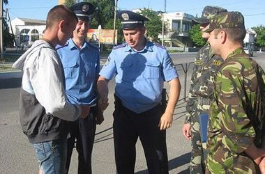 Các ủy ban quân sự Ukraine vi phạm quyền con người đối với các đối tượng phục vụ quân đội