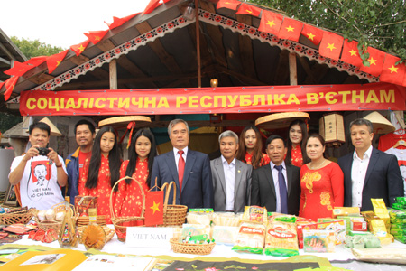 Việt Nam lần đầu tiên tham gia Hội chợ truyền thống Sorochinsky Yarmarok của Ucraina