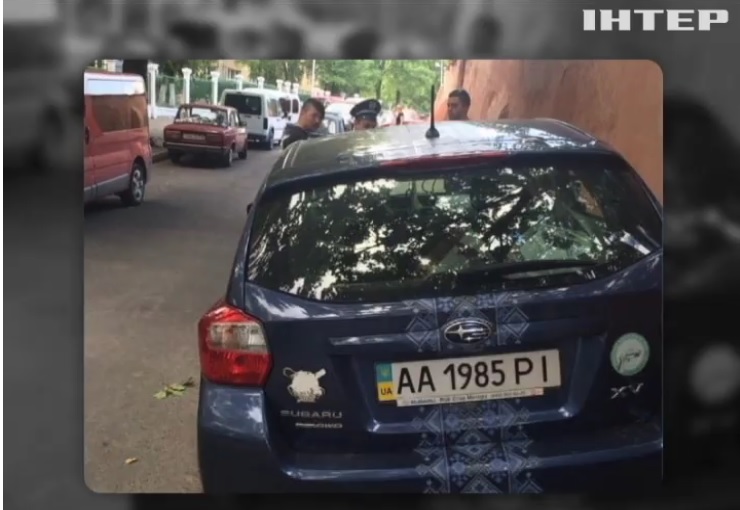 Tại Lvov, xe của lãnh đạo công an tỉnh bị cướp