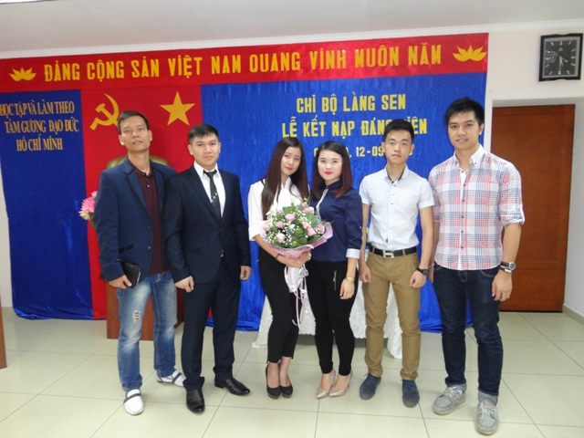 Lễ kết nạp Đảng viên mới của chi bộ Làng Sen thuộc Đảng bộ Odessa