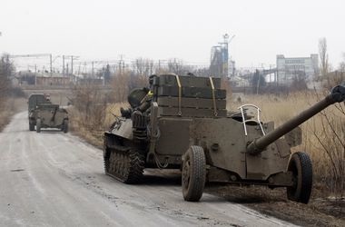 Pusilin: Rút vũ khí có nghĩa là chiến tranh tại Donbass kết thúc