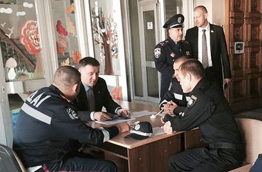 Sau hai tháng thành lập, Cảnh sát tuần tra Kiev sa thải 28 nhân viên