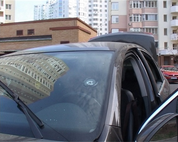 Tại Nhikolaiev: Một lái xe bị cướptrắng trợn 1 triệu grivna