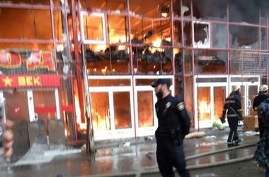 Ban giám đốc chợ Barabasova Kharcov nghi nguyên nhân cháy chợ là do bị đốt