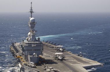 Tàu sân bay Pháp bắt đầu tham gia vào chiến dịch đánh IS