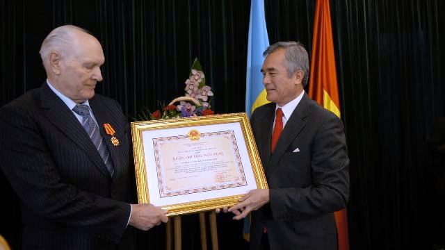 Việt Nam trao tặng Huân chương Hữu nghị cho công dân Ukraine