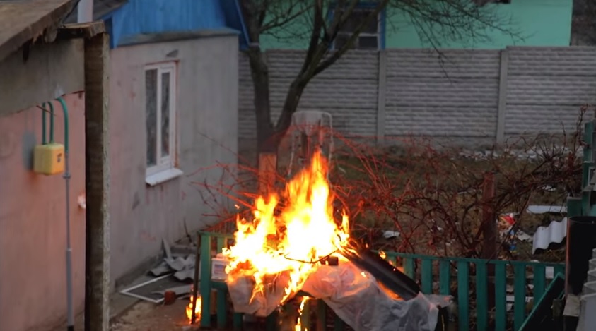 Nhà của trưởng, phó quận cảnh sát thuộc tỉnh Kharcov bị ném bom cháy Molotov