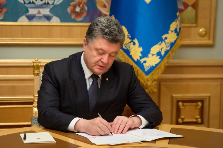 Tổng thống Poroshenko cho phép quân đội nước ngoài được tham gia tập trận tại Ukraine