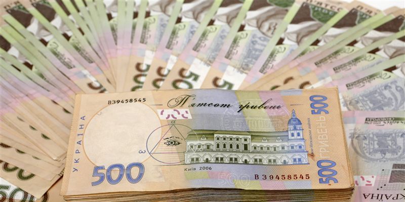 Nhân viên ngân hàng ăn cắp tài khoản 90 triệu grivna