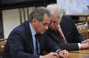 Putin suy nghĩ về vai trò mới cho Bộ trưởng quốc phòng Nga Soigu và Grưzlov