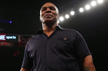 Mike Tyson nói về thất bại của Klichko: “ Phụ nữ có thể làm hỏng tất cả các thứ của các vị”