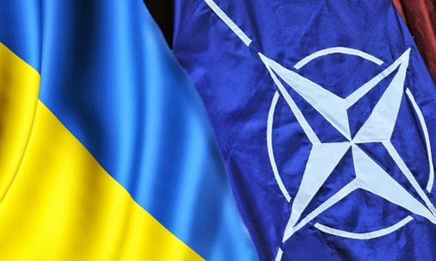 Tổng thống Poroshenko ký luật phê chuẩn lập Cơ quan đại diện của NATO tại Ukraine