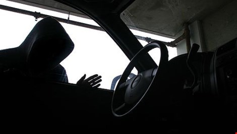 Các nhân viên cảnh sát quốc gia thủ đô Kiev bắt nhóm chuyên trộm cắp xe người Azerbaizan