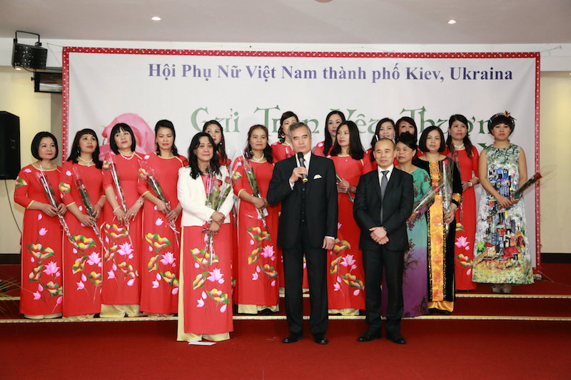 Hội Phụ nữ Thành Phố Kiev tổ chức ngày Hội 8/3/2016