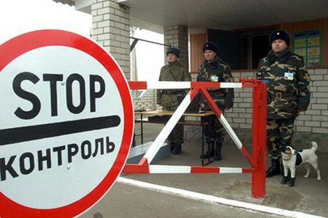 Tại biên giới Crimea cảnh sát nổ súng vào thành viên phong tỏa Crimea
