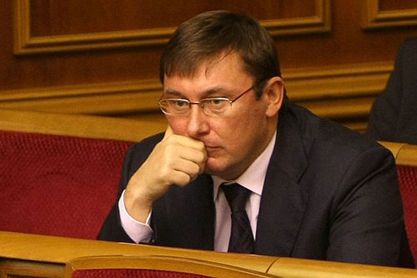 Lusenko đe dọa ra khỏi liên minh quốc hội Ukraine