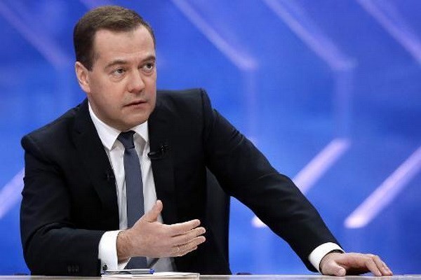 Thủ tướng Nga Medvedev: Việc cung cấp vũ khí của Nga cho Azerbaizan và Armenia là không tránh khỏi