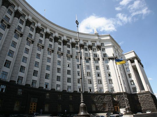 Ukraine thành lập được chính phủ mới cùng với những vấn đề cũ