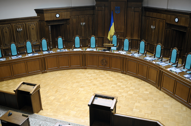 Toà án Tối cao Ukraine khuyên Thủ tướng Groisman không nên can dự vào công việc của toà