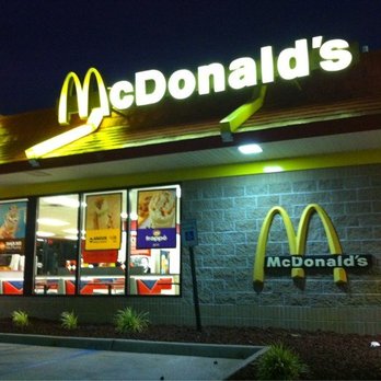 Một khách hàng người đẫm máu của nhà hàng McDonald's: Người đàn ông chạy trốn bọn giết người