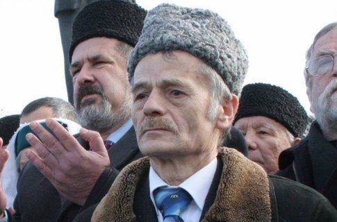 Ngân hàng quốc gia Ukraine phát hành tiền kim loại có hình ảnh tưởng niệm nạn diệt chủng người Tatar Crimea.